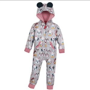 🎄Disney kids Mickey and friends holiday onesie size 9/10 GUC!